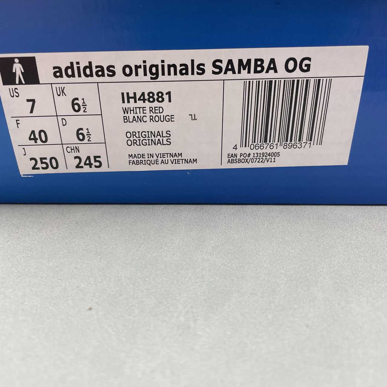 adidasUnisex Samba - Team Victory Red