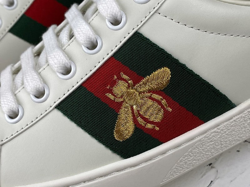 GUCCIUnisex Embroidered ace Bee - White