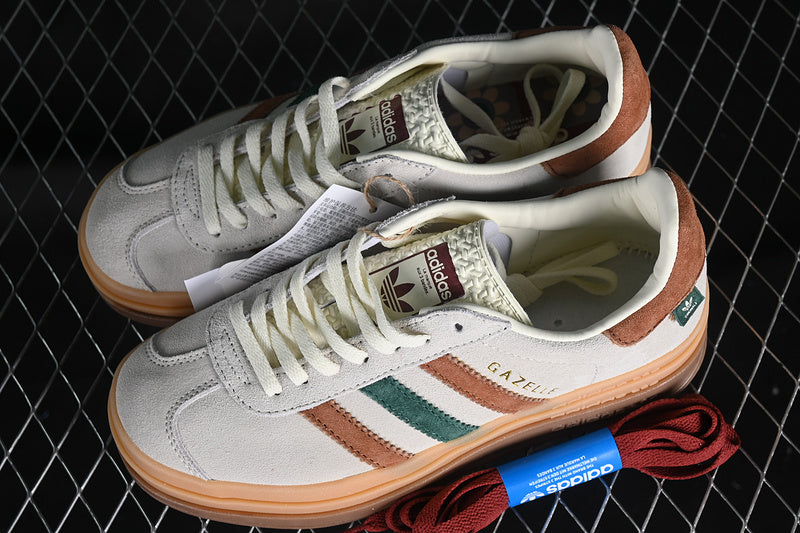 adidasUnisex Gazelle Bold - Maple Leaf