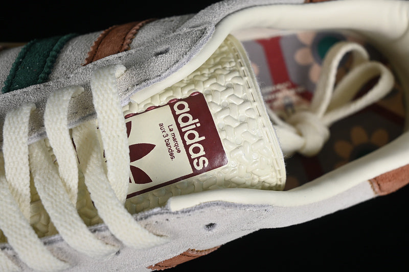 adidasUnisex Gazelle Bold - Maple Leaf