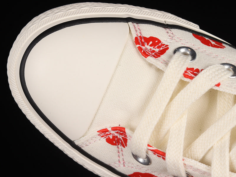 Unisex Converse Chuck Taylor - Red Lip Heart