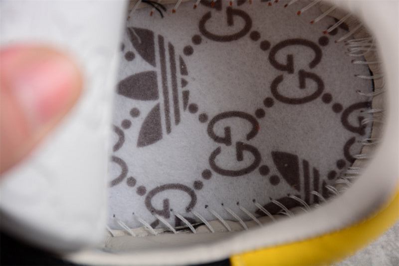 adidasUnisex x Gucci Gazelle Black - Monogram