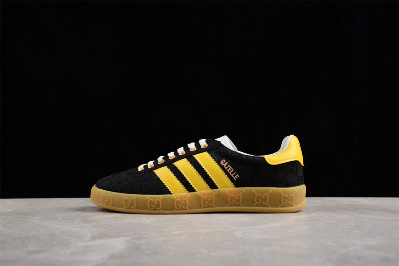 adidasUnisex x Gucci Gazelle Black - Monogram