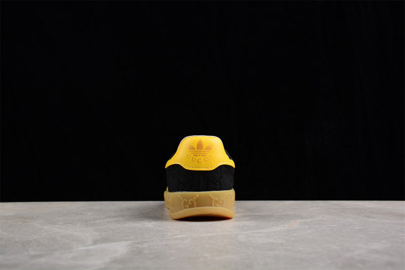 adidasUnisex x Gucci Gazelle Black - Monogram