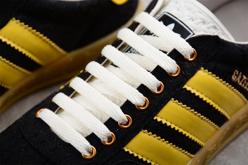 adidasUnisex x Gucci Gazelle Black - Monogram