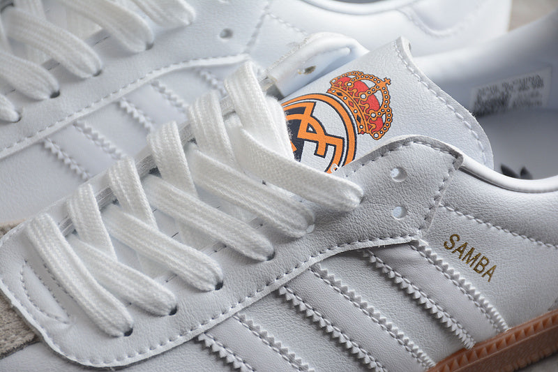 adidasUnisex Samba - All White