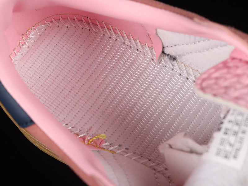 adidasUnisex Gazelle - Bold Pink Glow