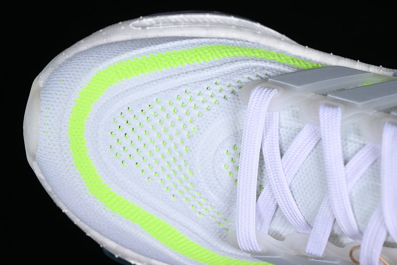 adidasUnisex Ultraboost Light 23 - White/Blue
