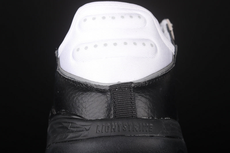 adidasUnisex Niteball - White/Black