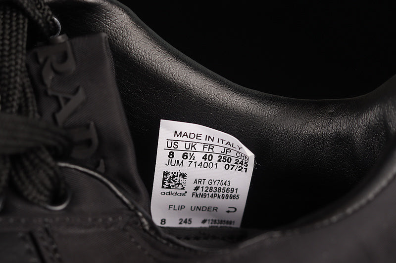Forum 84 - Black
