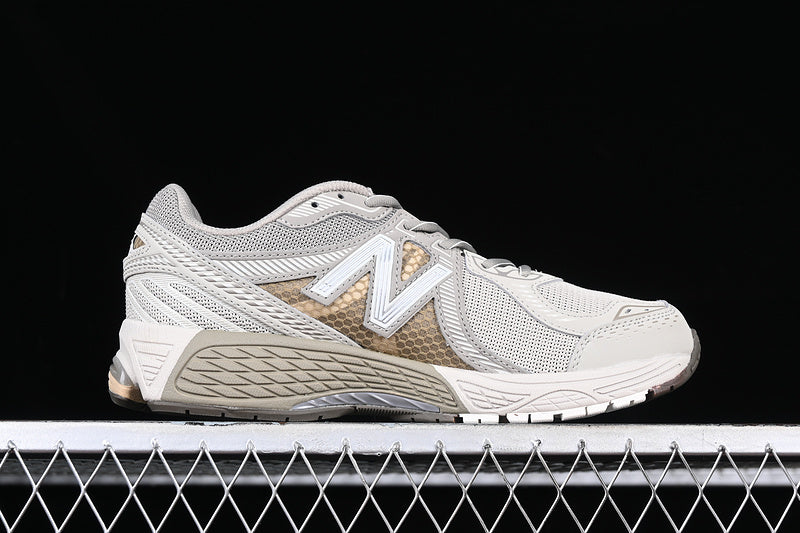 New Balance 860 V2 - Mars