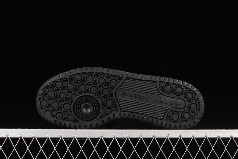 Forum 84 - Black