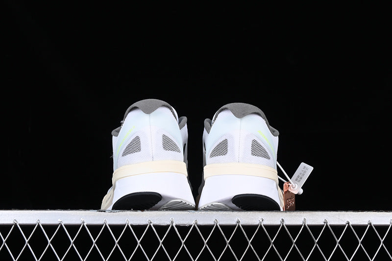 adidasUnisex Adizero Boston 11 - White/Green