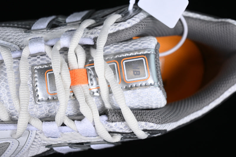 New Balance 1906R - Silver/Orange