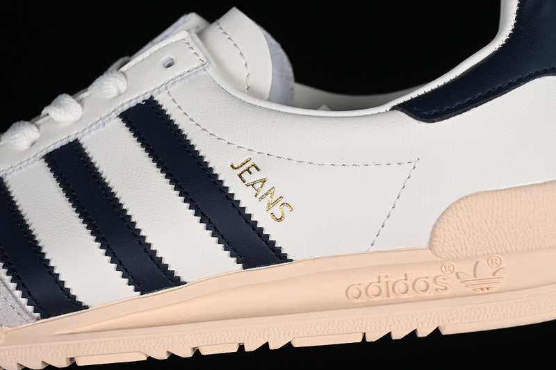 adidasOriginals Jeans - White