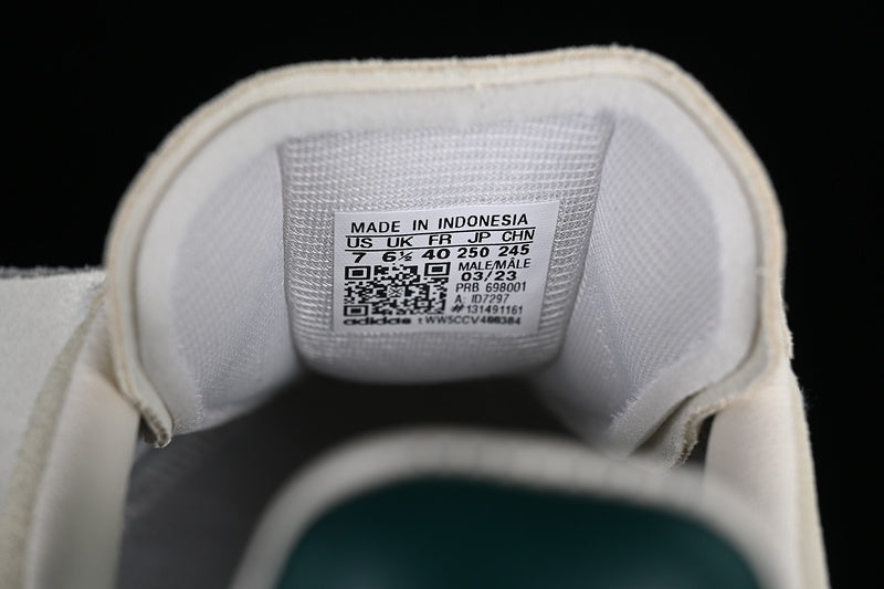 Ronnie Fieg x Clarks x 8TH Street Samba - White