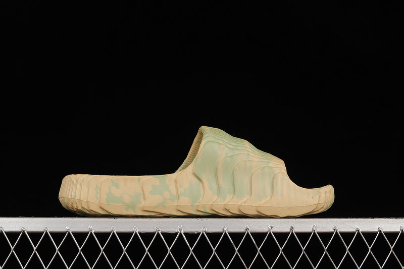 adidasUnisex Adilette 22 - Sand/Lime Slides