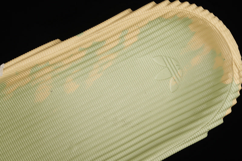 adidasUnisex Adilette 22 - Sand/Lime Slides