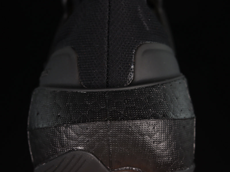 adidasUnisex Ultraboost Light 23 - Triple Black