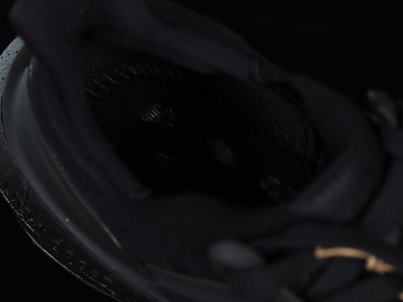 adidasUnisex Ultraboost Light 23 - Triple Black