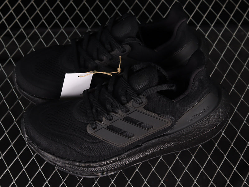 adidasUnisex Ultraboost Light 23 - Triple Black