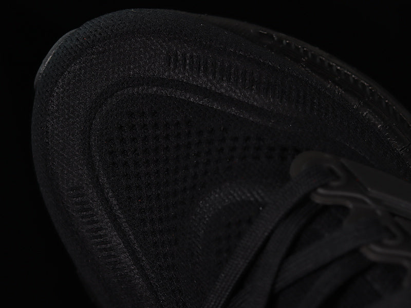 adidasUnisex Ultraboost Light 23 - Triple Black