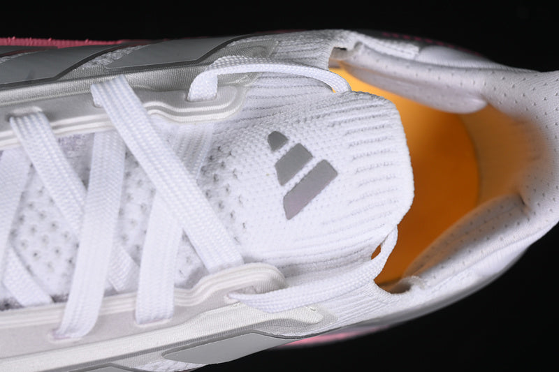 adidasUnisex UltraBoost 5 - White/Lucid Pink