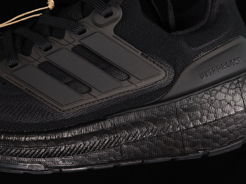 adidasUnisex Ultraboost Light 23 - Triple Black