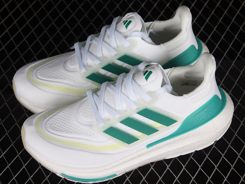adidasUnisex Ultraboost Light - COURT GREEN