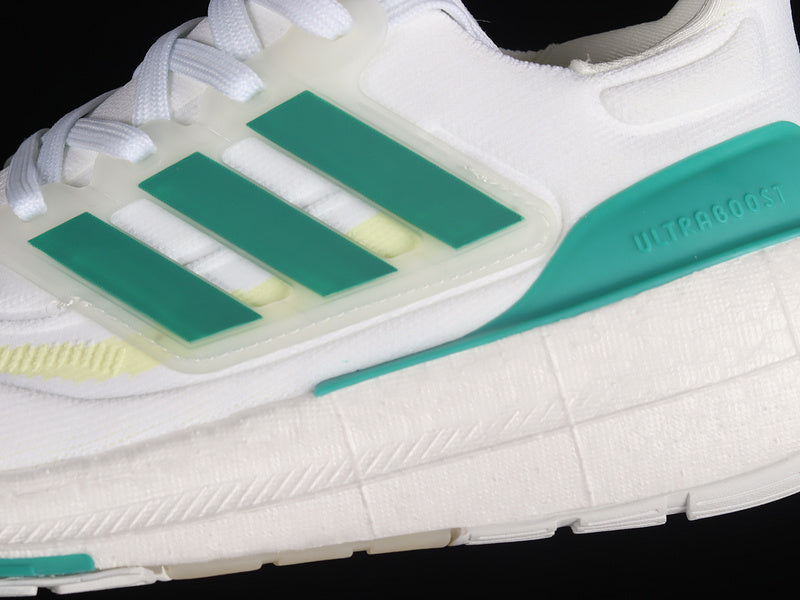 adidasUnisex Ultraboost Light - COURT GREEN