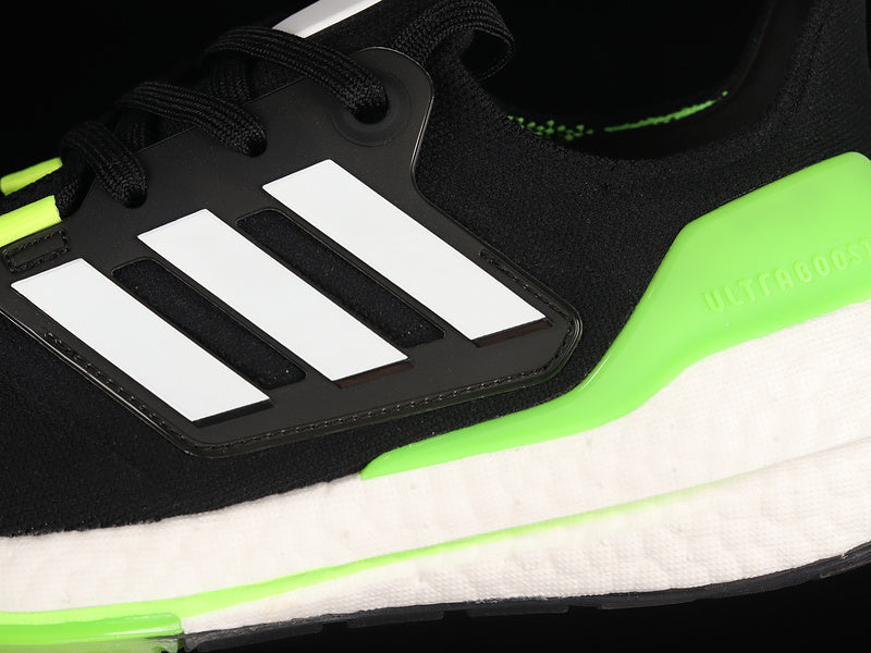 adidasUnisex Ultra Boost 22 - Black Solar Green