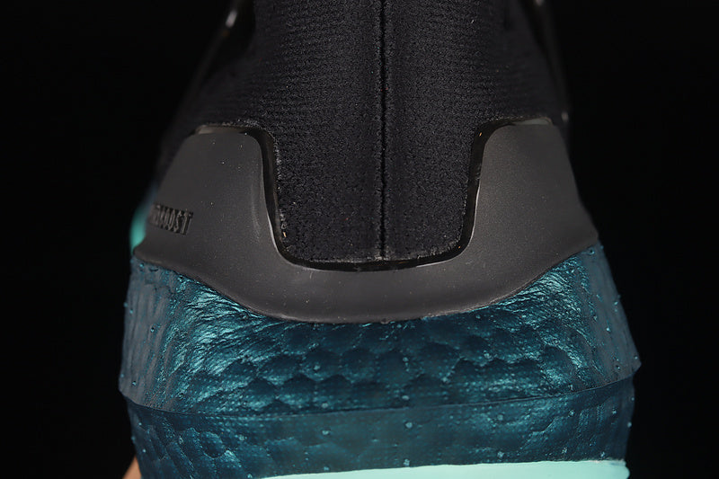 adidasUnisex Ultraboost 22 - Black Mint