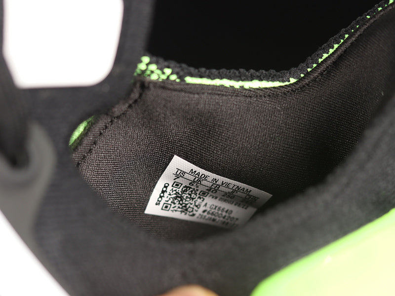 adidasUnisex Ultra Boost 22 - Black Solar Green