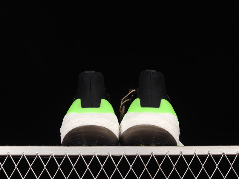 adidasUnisex Ultra Boost 22 - Black Solar Green