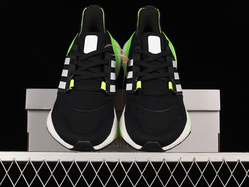 adidasUnisex Ultra Boost 22 - Black Solar Green