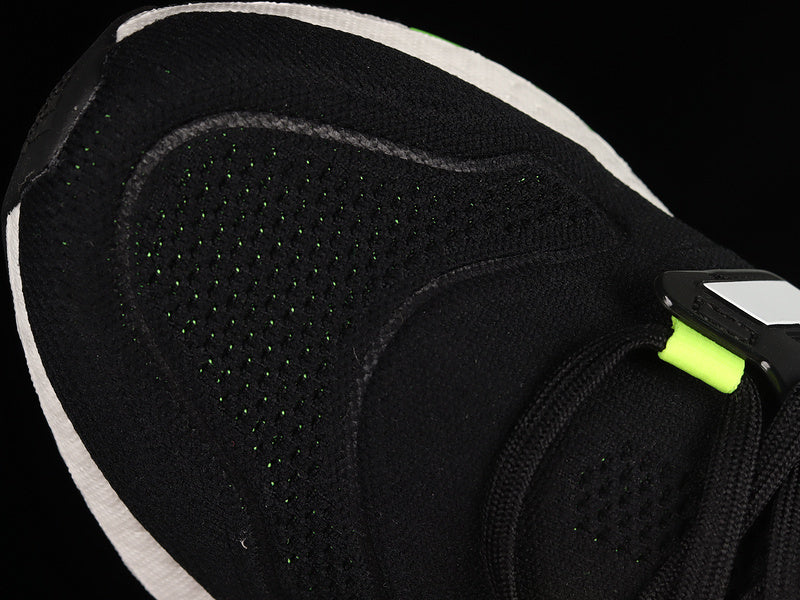 adidasUnisex Ultra Boost 22 - Black Solar Green