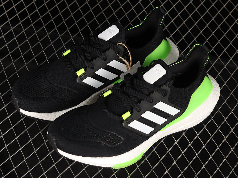 adidasUnisex Ultra Boost 22 - Black Solar Green