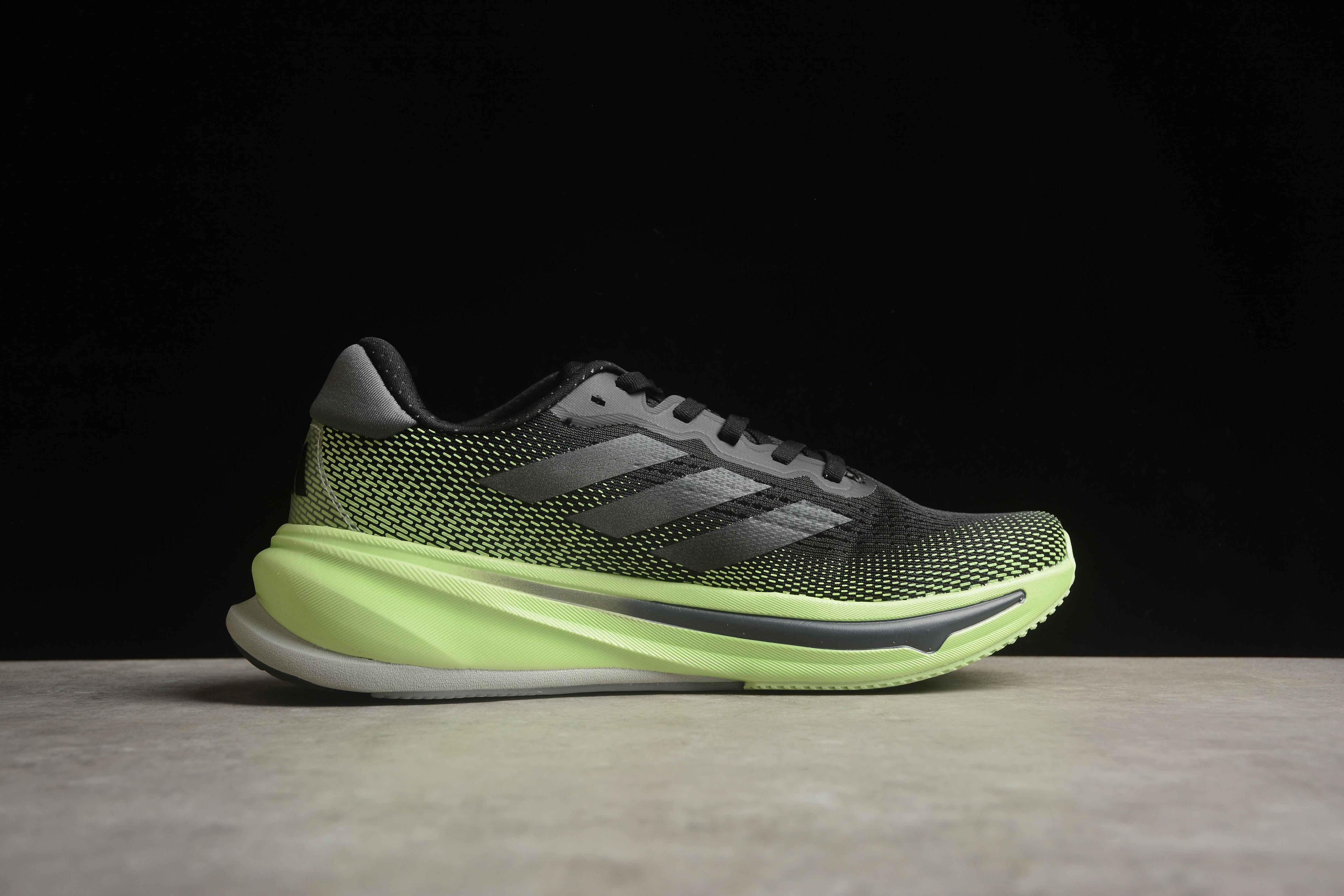 adidasUnisex Supernova Rise - Neon Strike