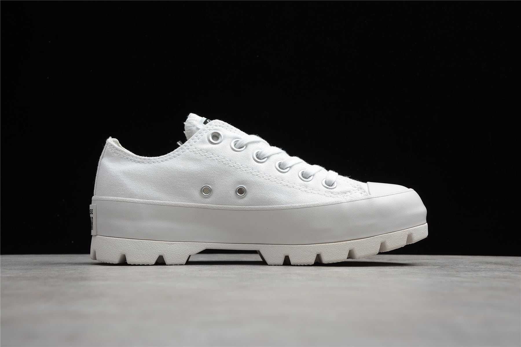 Unisex Converse Chuck Taylor All Star Lugged OX - White