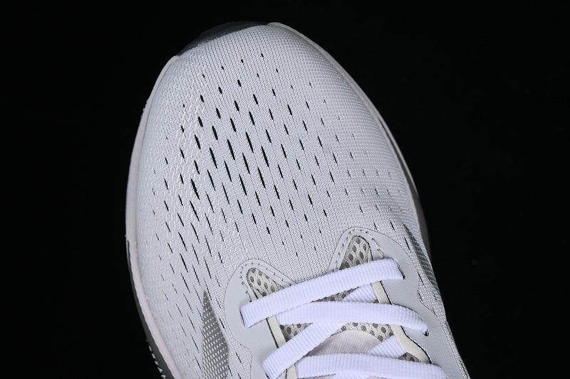 adidasUnisex Supernova - White