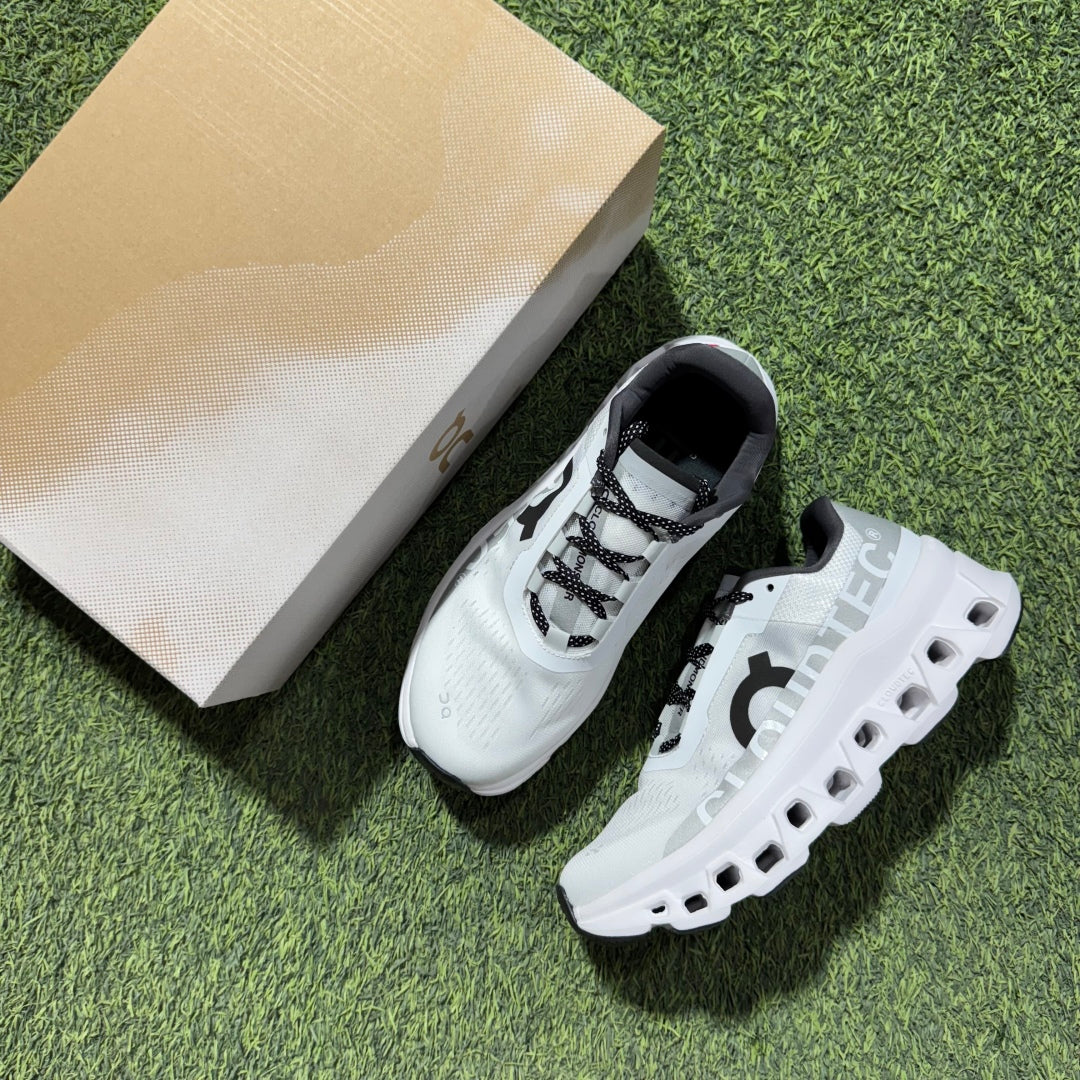 OnRunning Cloudmonster - White Black