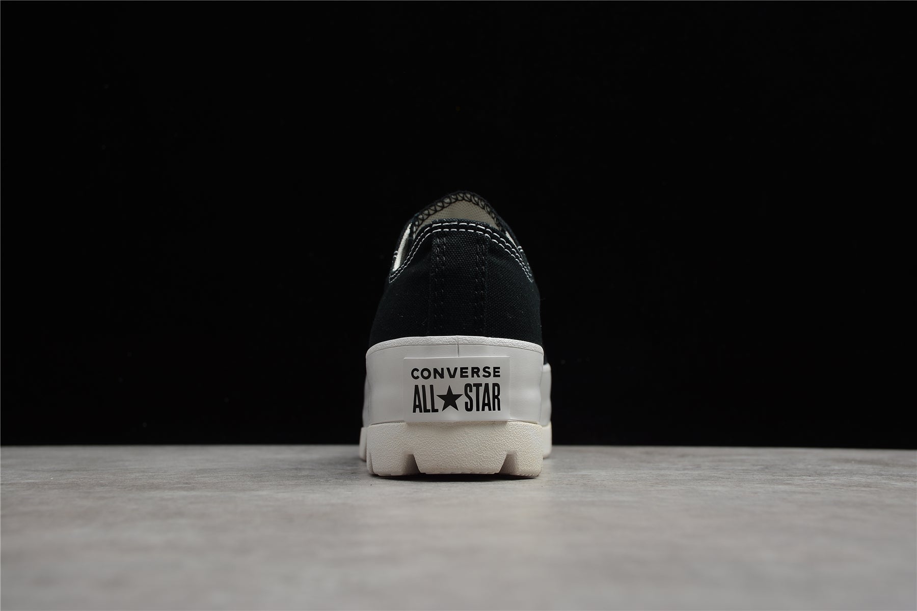Unisex Converse Taylor All Star Lugged Chuck Low - Black