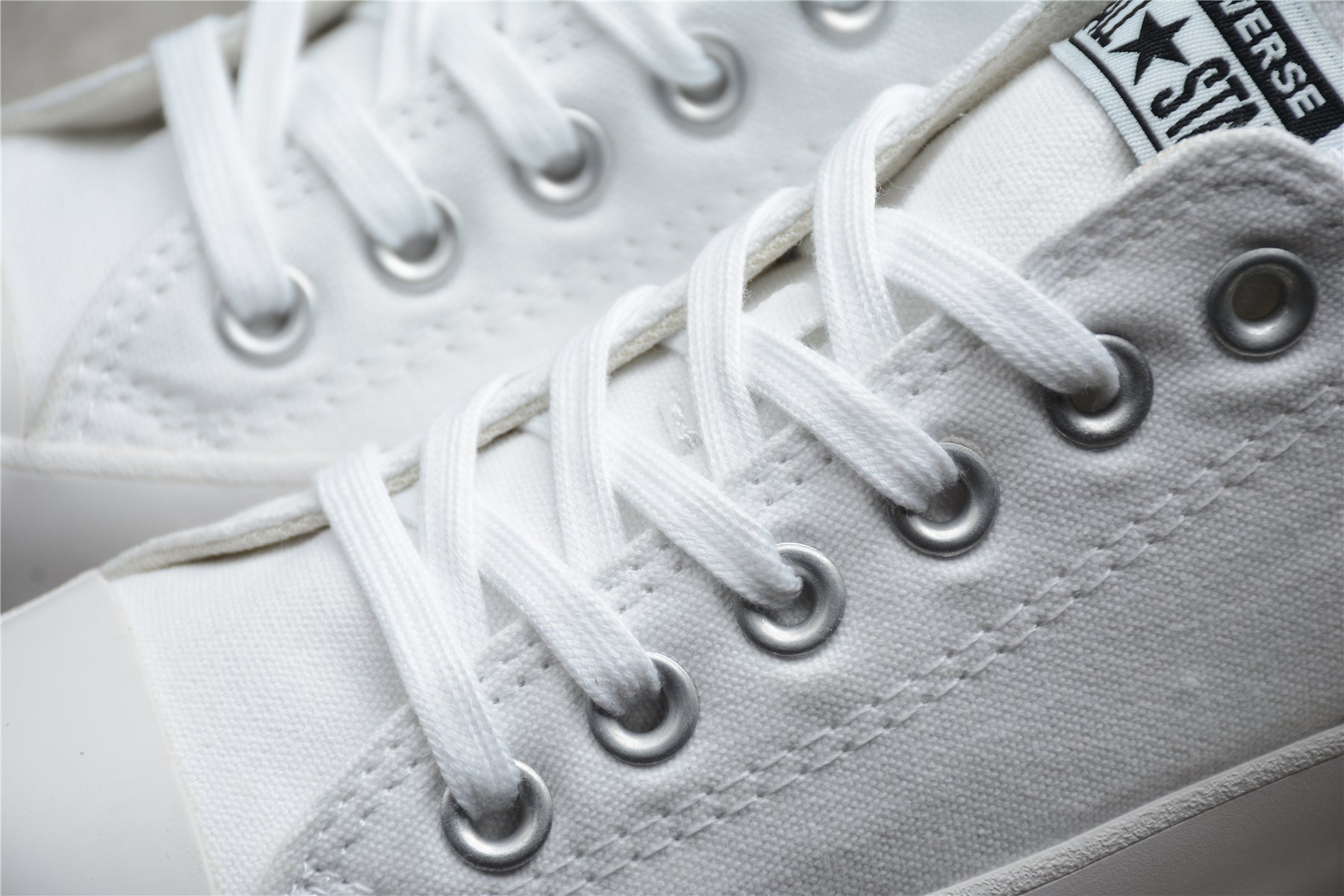 Unisex Converse Chuck Taylor All Star Lugged OX - White