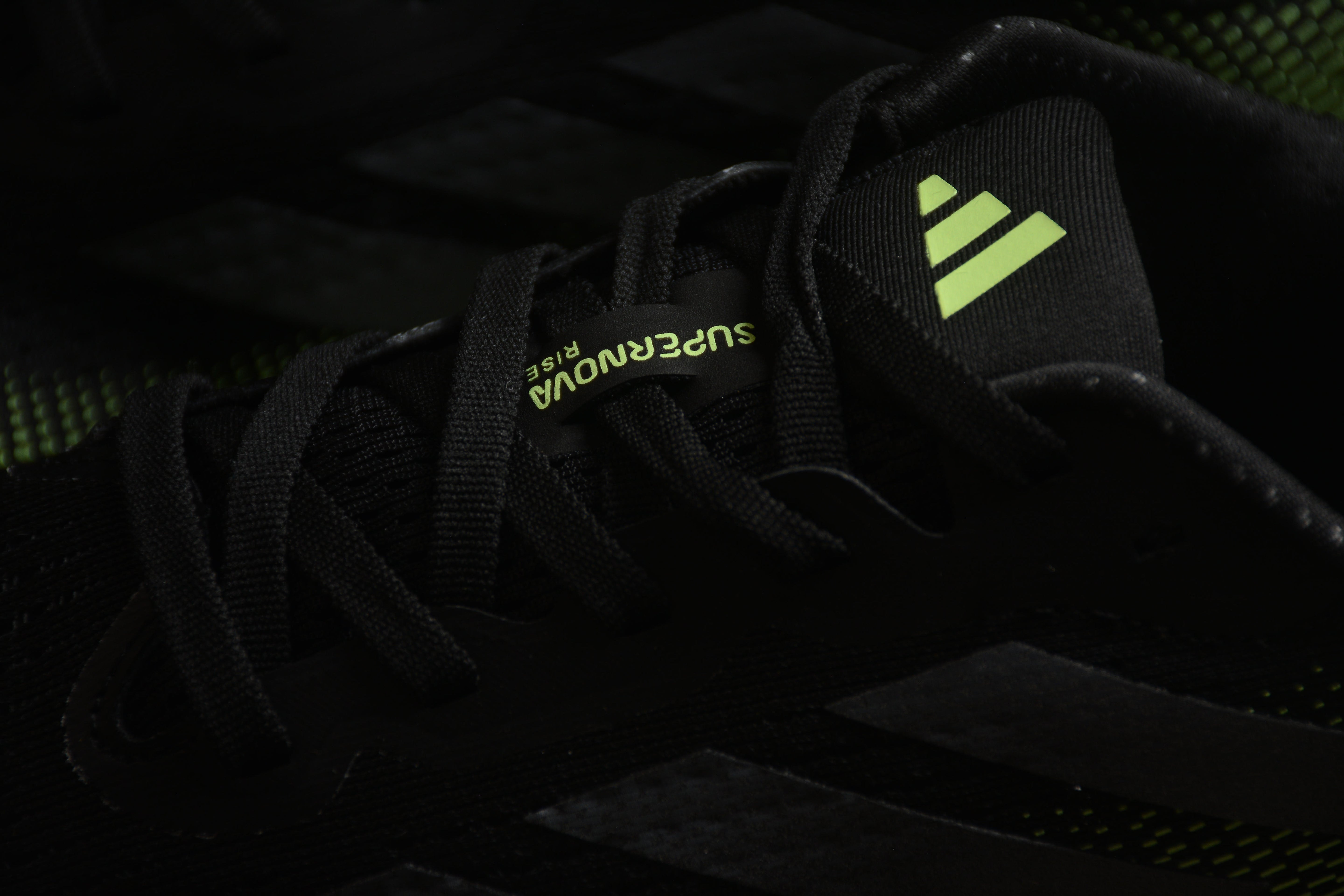 adidasUnisex Supernova Rise - Neon Strike