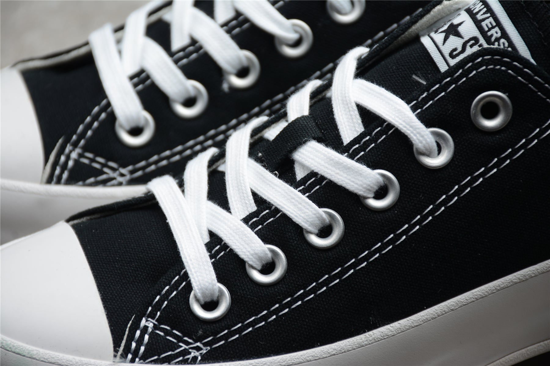 Unisex Converse Taylor All Star Lugged Chuck Low - Black
