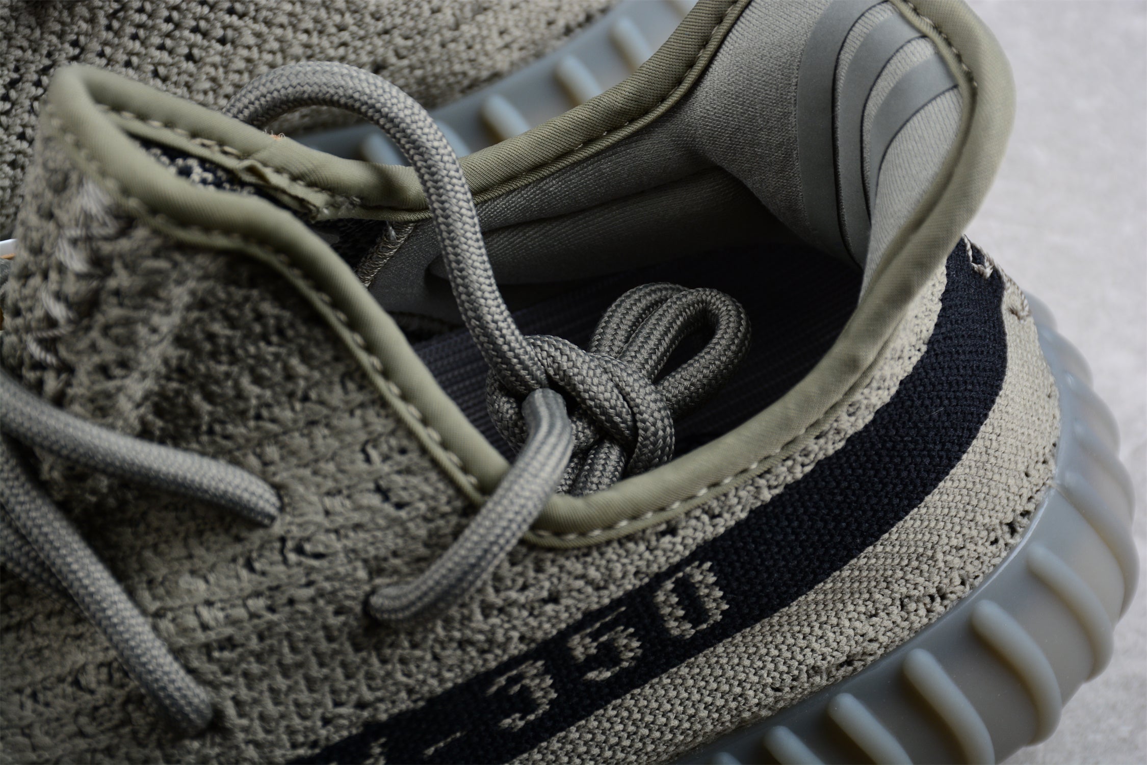 adidasUnisex yeezy 350 - Granite