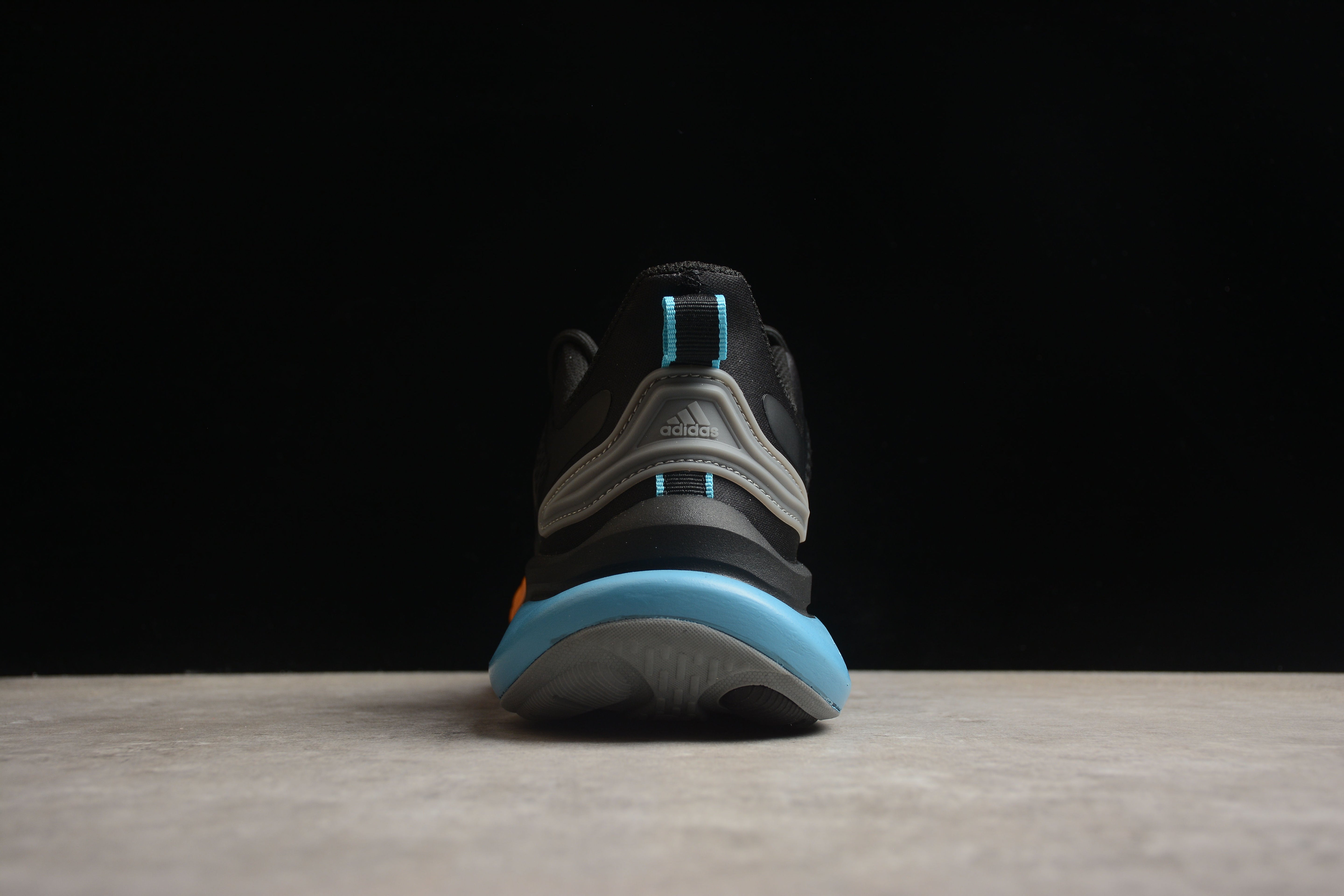 adidasUnisex Alphabounce Adiwear - Black