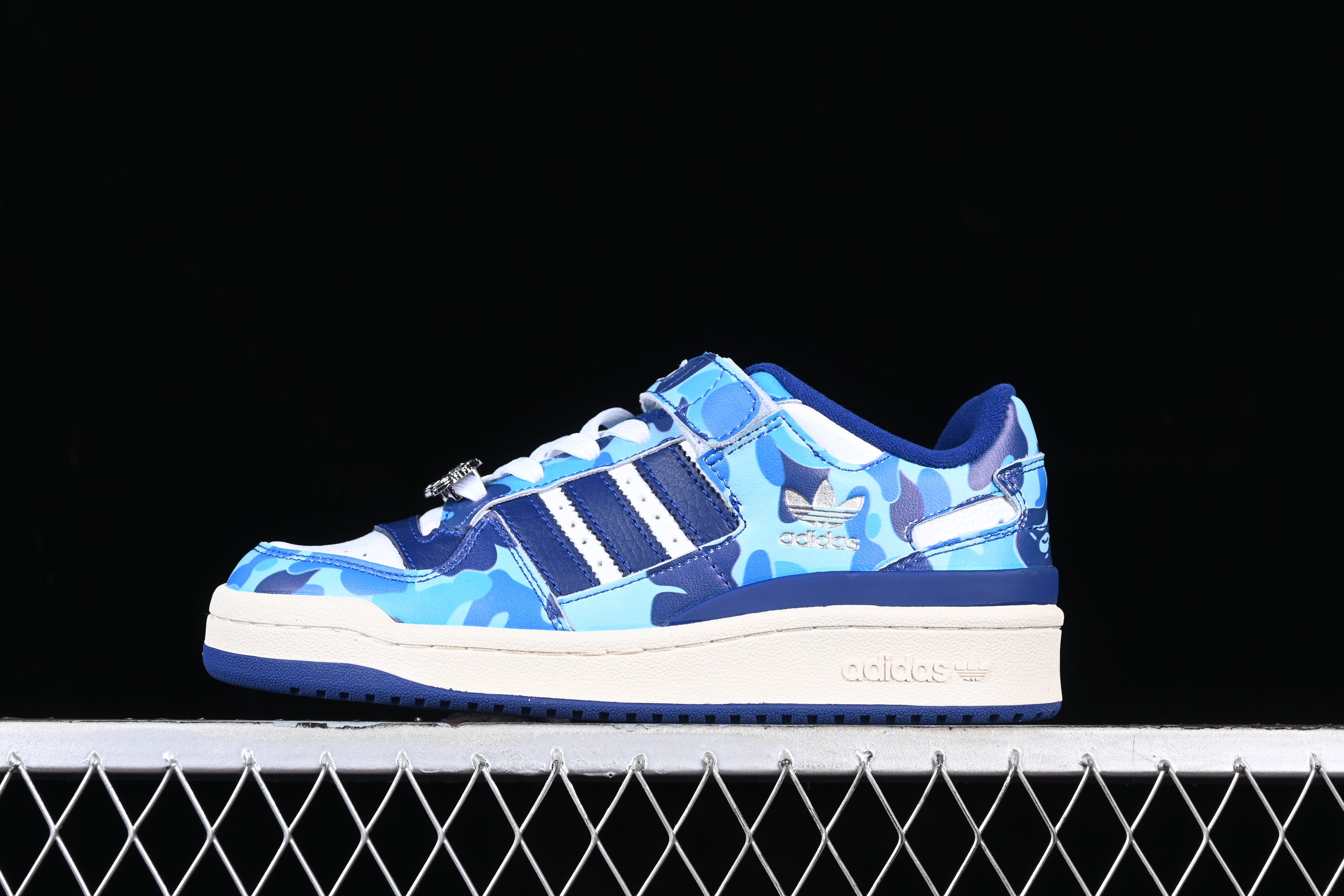 AdidasUnisex BAPE x Forum Low 84 30th Anniversary - Blue Camo