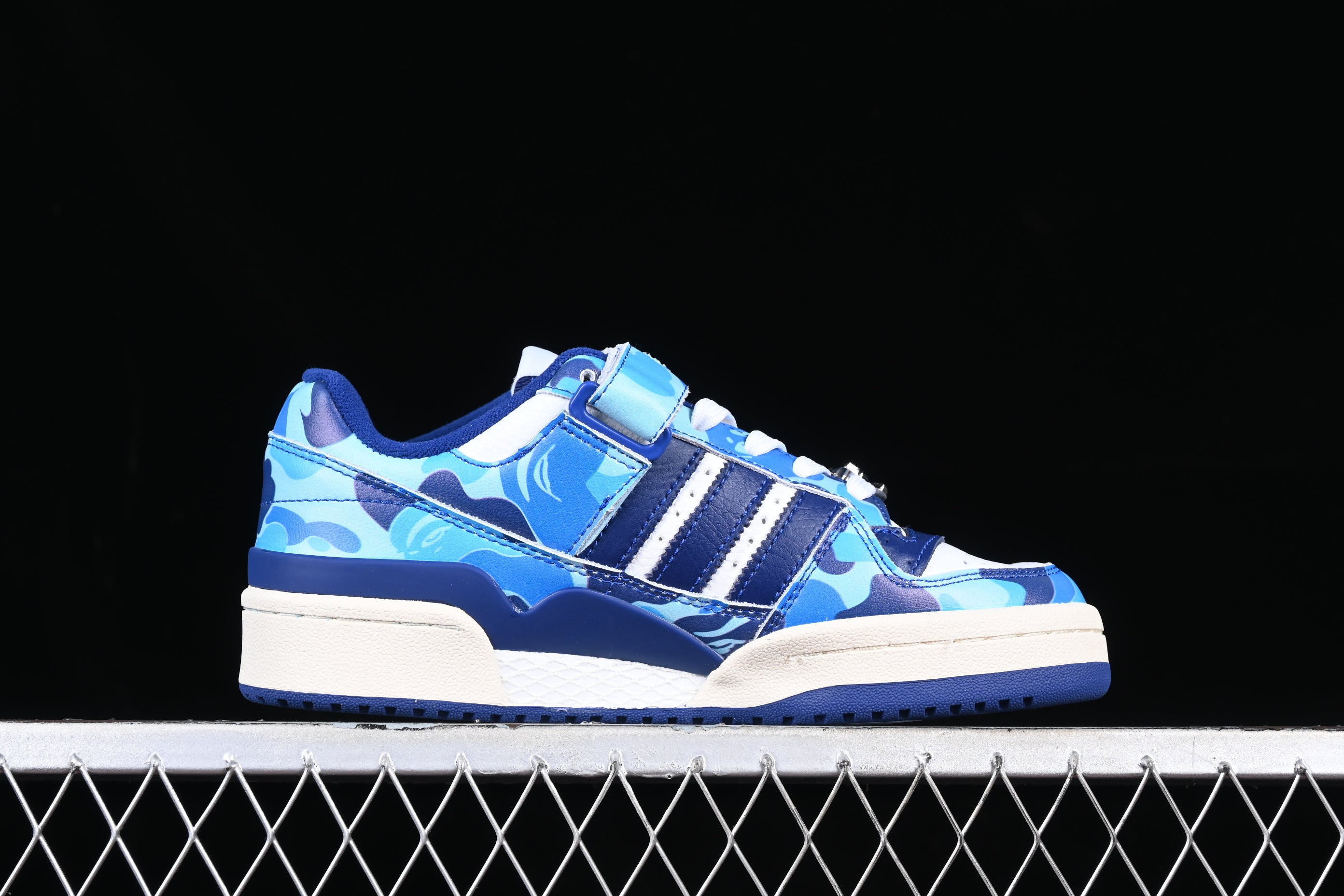 AdidasUnisex BAPE x Forum Low 84 30th Anniversary - Blue Camo