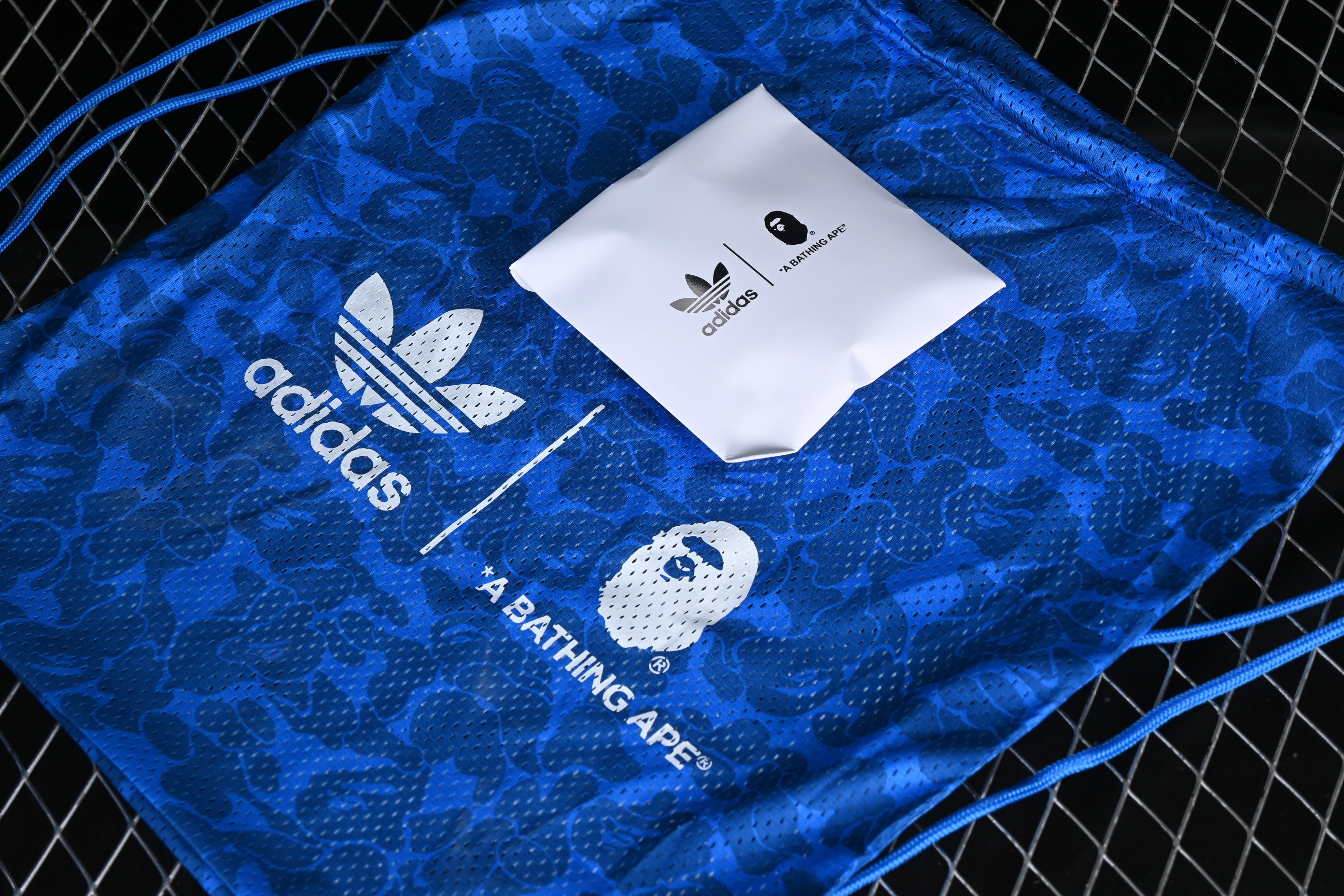 AdidasUnisex BAPE x Forum Low 84 30th Anniversary - Blue Camo